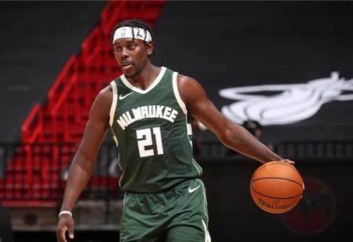 【人物】从1比4到2比0 霍勒迪促使雄鹿完成蜕变