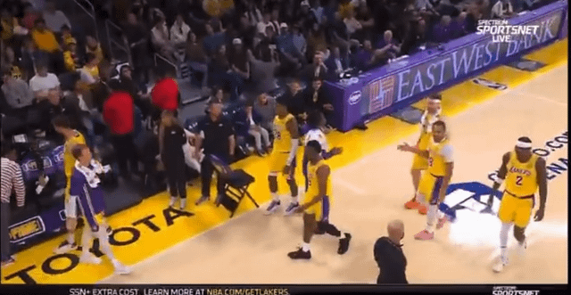 云开体育-雷迪克喊暂停后，范德彪当场掀桌：你针对我？